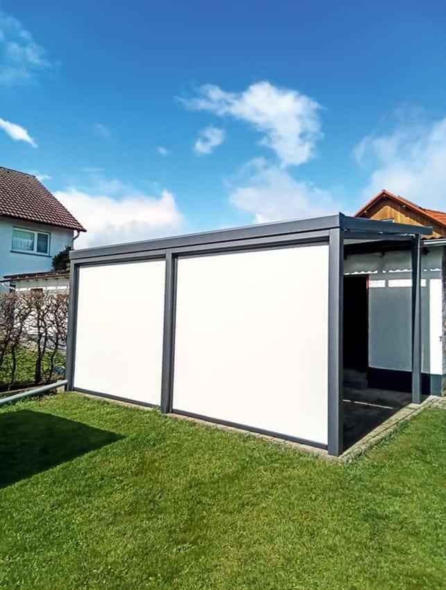 Pergola mit Seitenwand